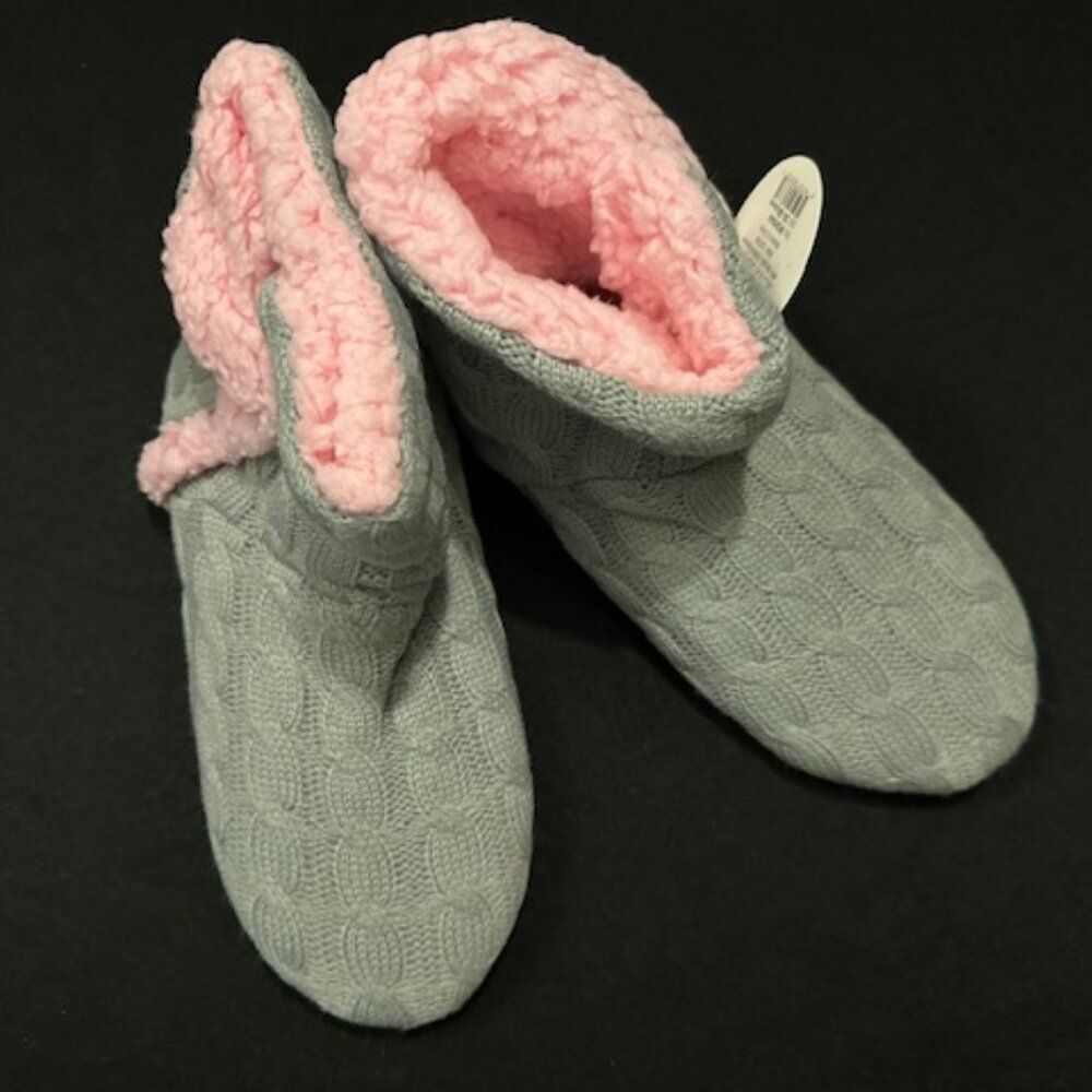 Yelete Grey & Pink Cable Knit Faux Sherpa Lined Slippers  7868  NWT Boutique